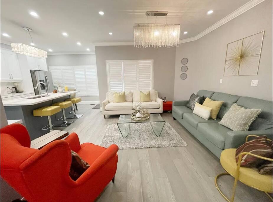Elegant & Luxurious 3 Bedroom Home Mississauga Exterior photo